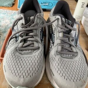 Brooks Women's Sneakers